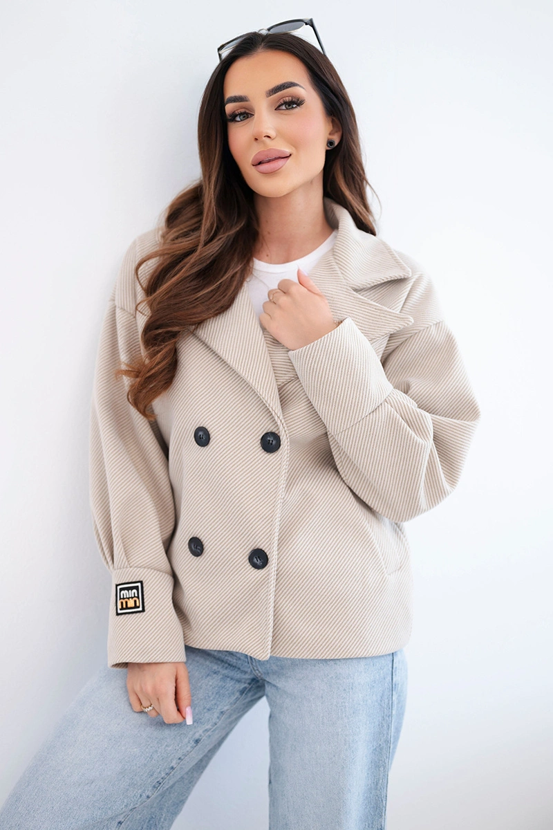 Късо палто с двуредно закопчаване и яка, бежово