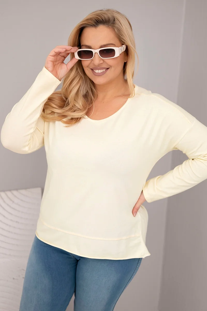 Kesi Włoski Dámska blúzka Plus Size s výstrihom do V a dlhším chrbtom žltá