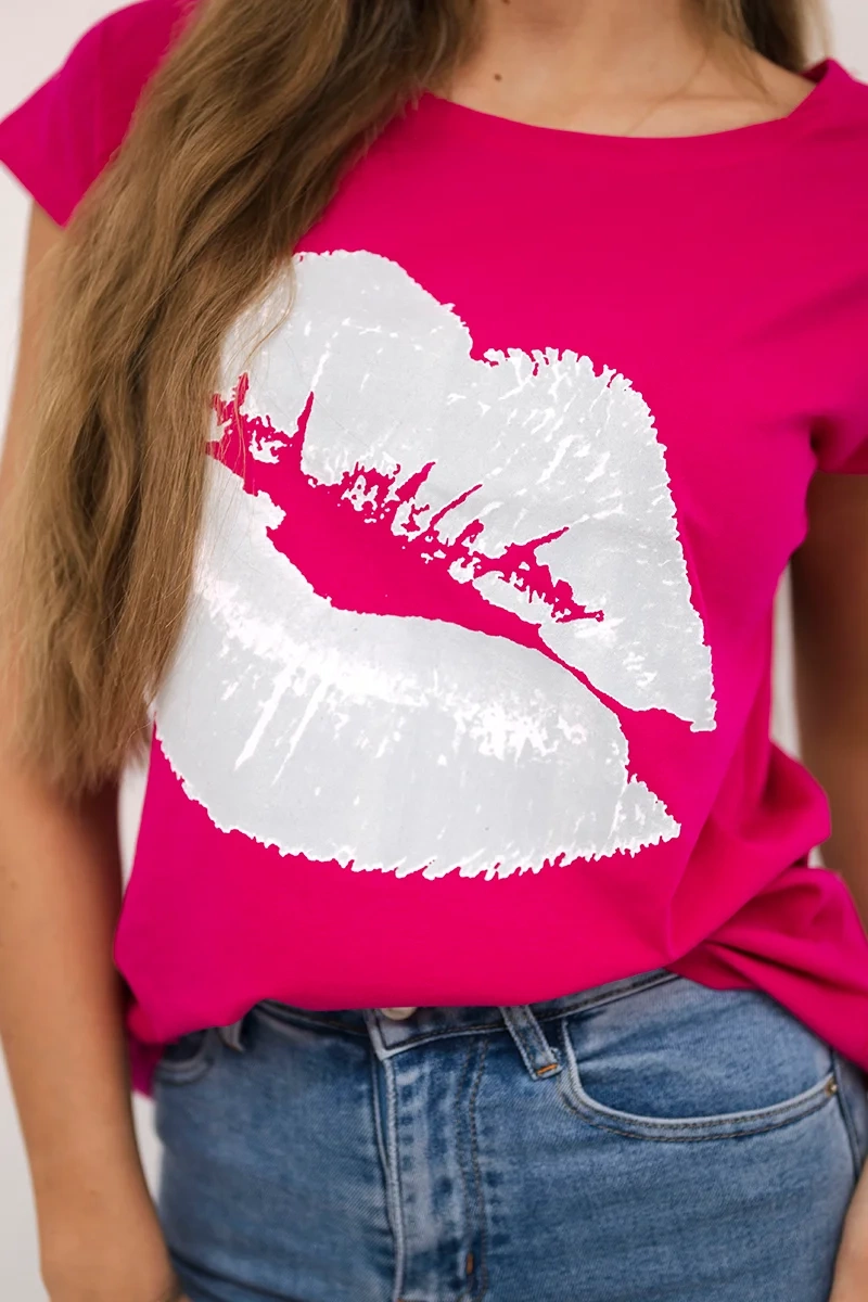 Blouse with fuchsia lip print