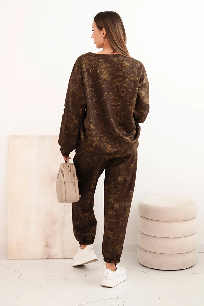 Kesi Włoski Women's oversized tracksuit set made of viscose with an elongated sweatshirt and a washed effect brown