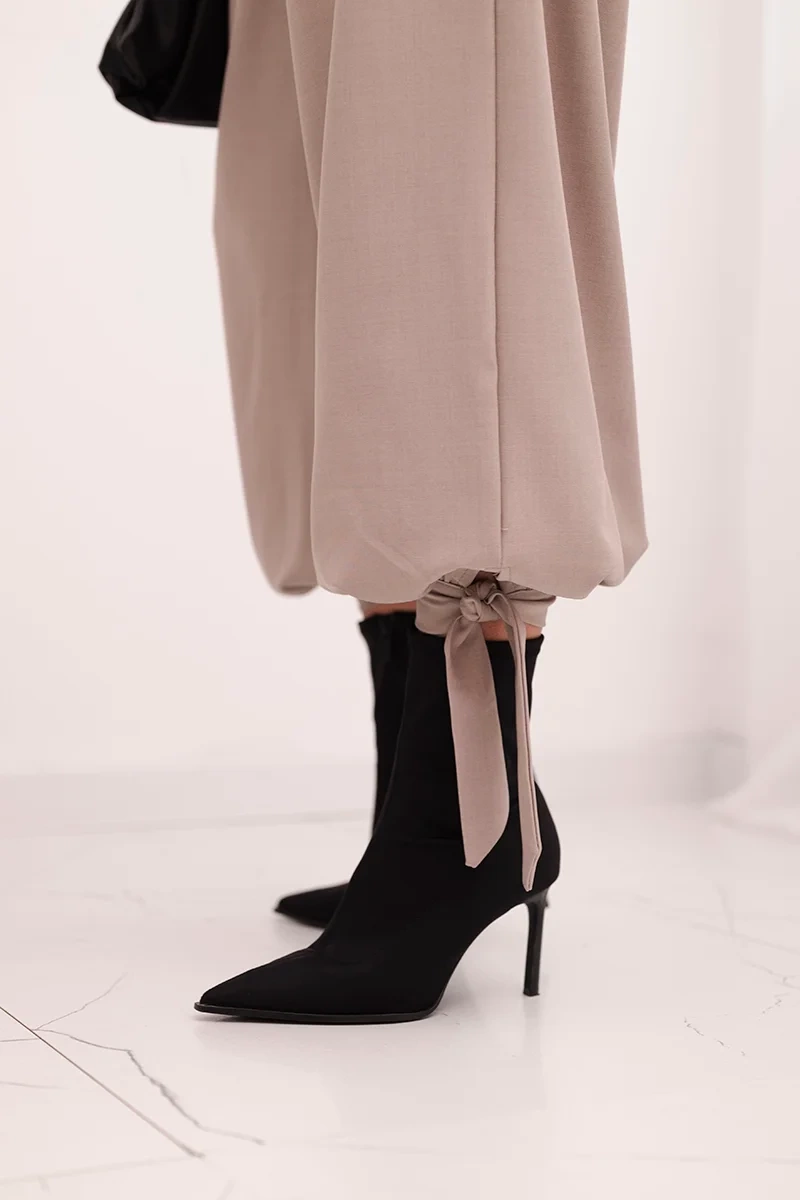 Kesi Włoski Women’s pants with wide legs and ties at the bottom fango