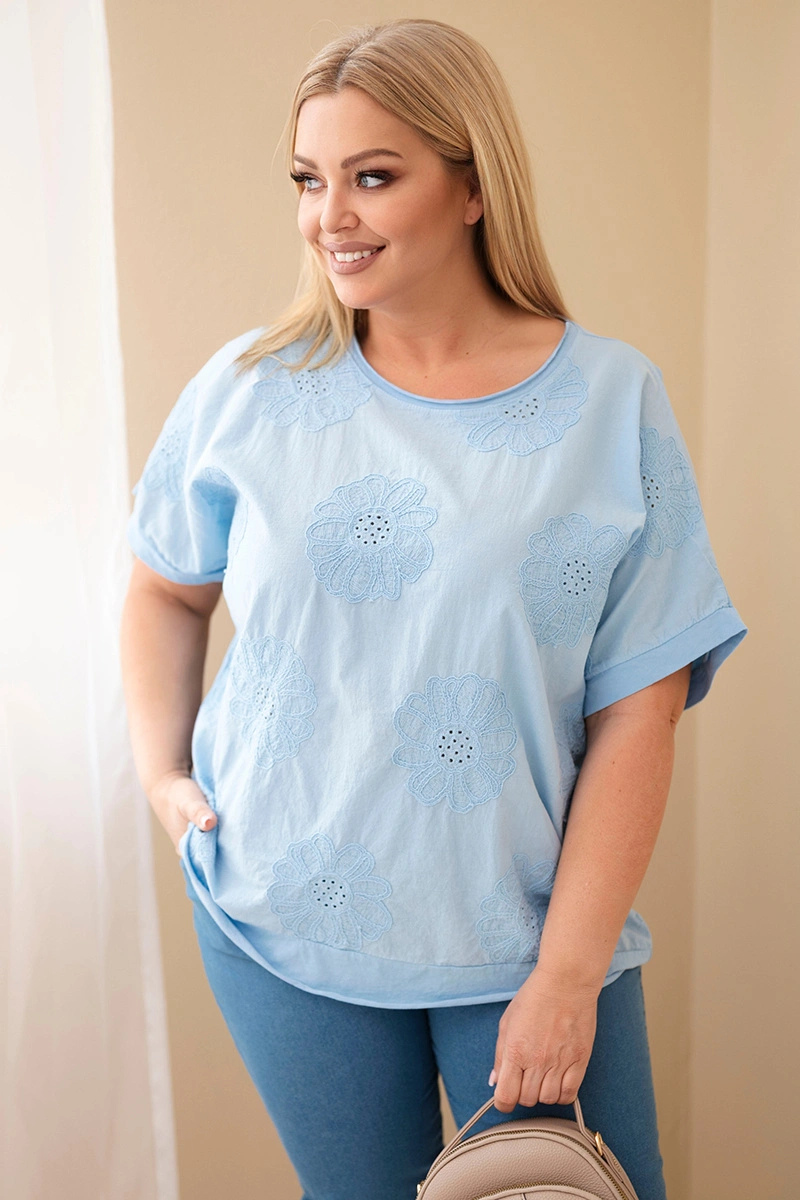 Plus size halenka s vyšívanými květy, modrá