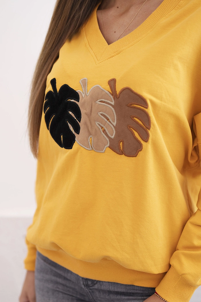 Kesi Women&#039;s sweatshirt with a V-neck and velvet leaf mustard