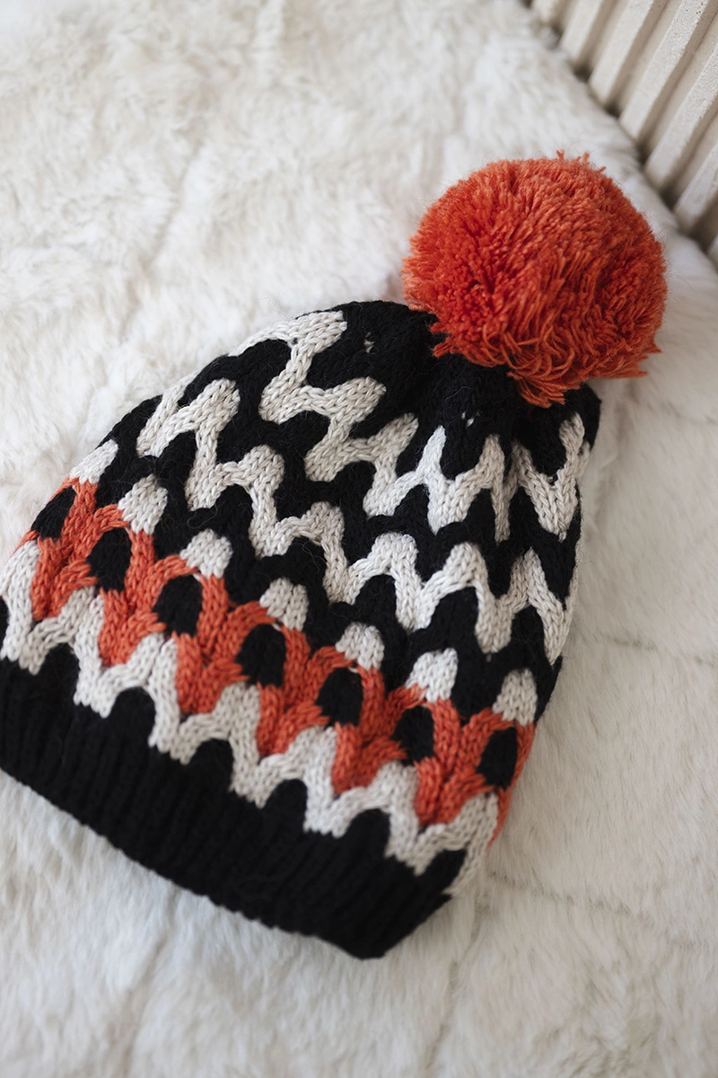 Women's cap Laila K283 black + orange neon