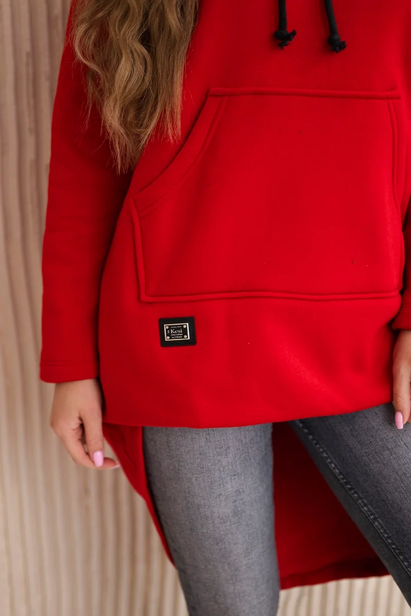 Reinforced sweatshirt with a long back and hood in red