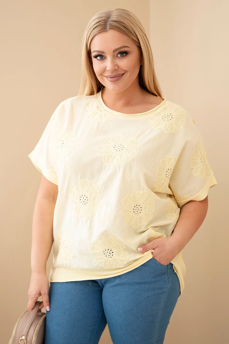 Női plus size blúz hímzéssel