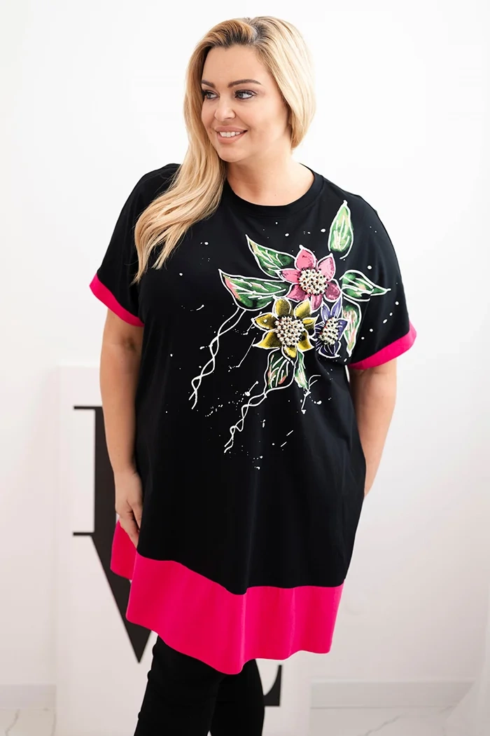 Kesi Włoski Fuchsia Plus Size women's tunic with floral pattern and decorative pearls