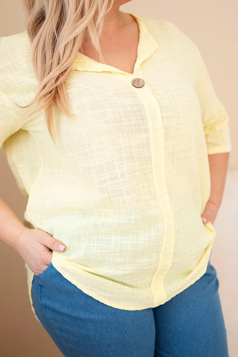 Dámska plus size blúzka s gombíkmi žltá