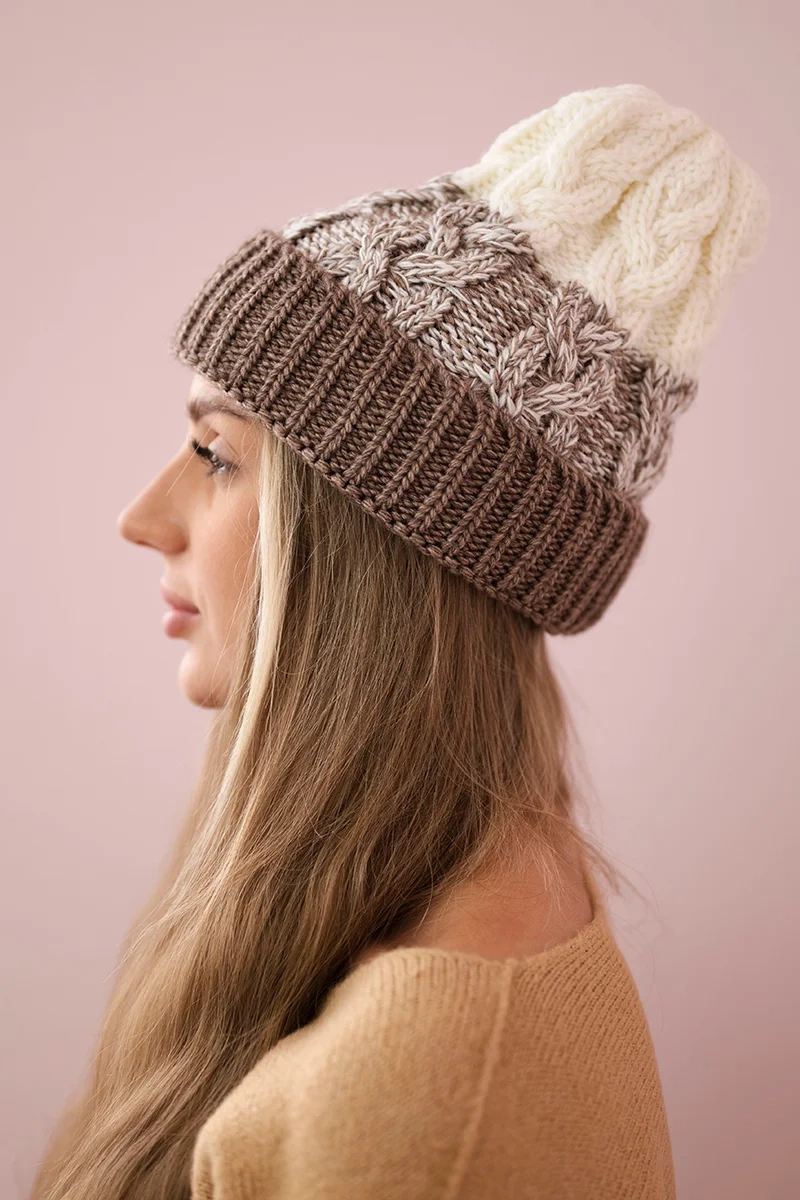 Women&#039;s cap Samara K346 cappuccino+ecru