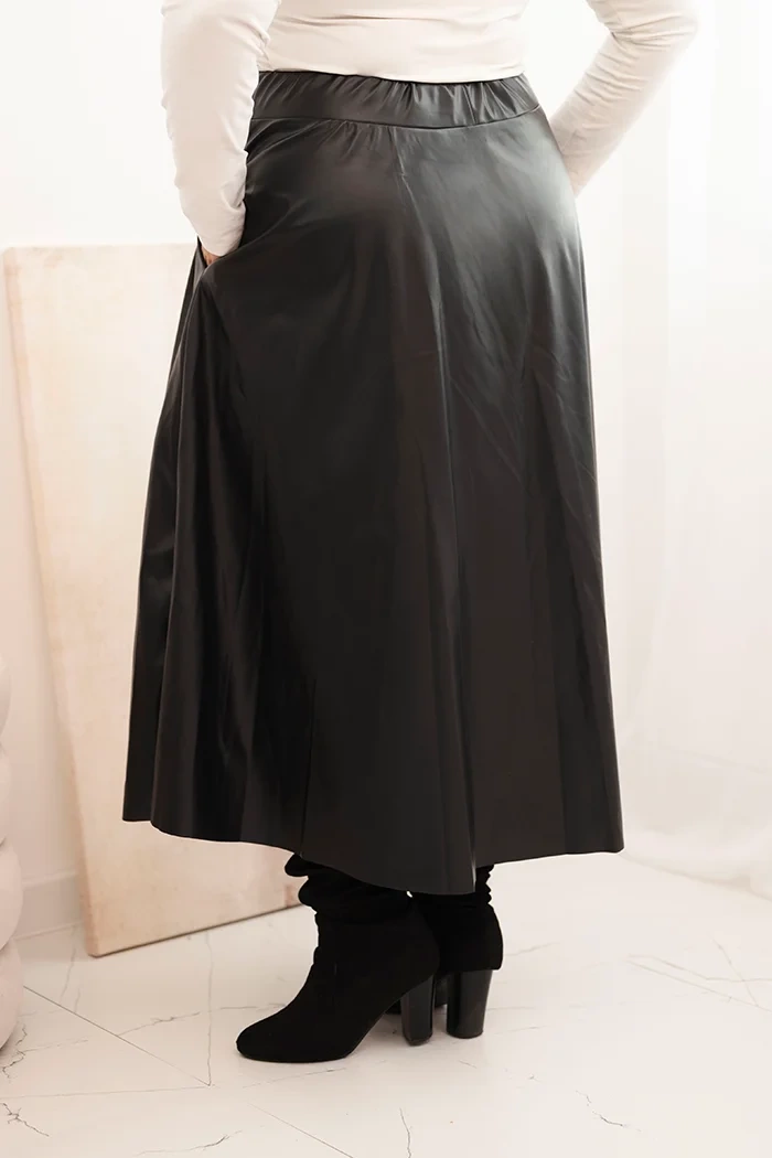 Kesi Włoski Plus Size women&#039;s skirt made of eco-leather with an elastic band and drawstring at the waist black