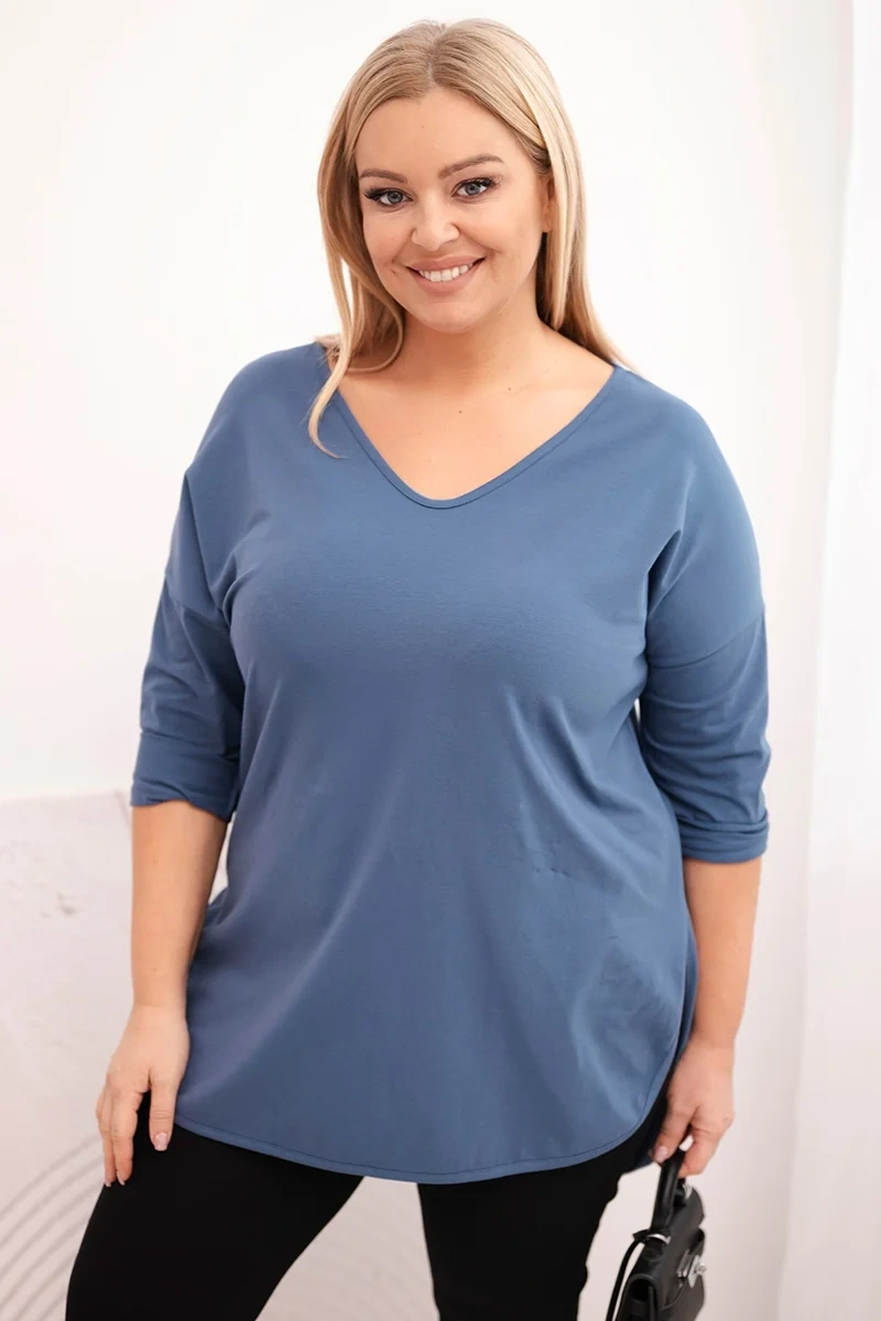 Plus size dámska blúzka s V-výstrihom