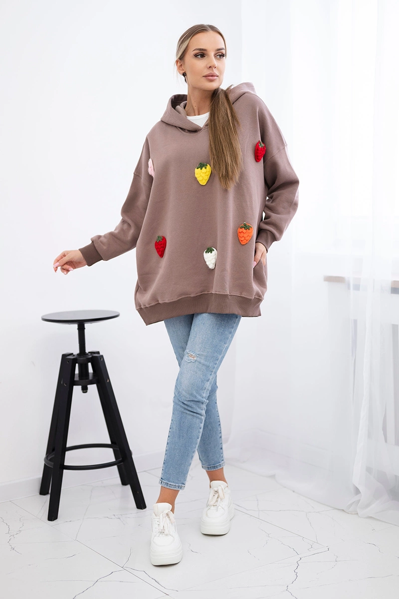 Insulated sweatshirt with mocha motif of strawberries