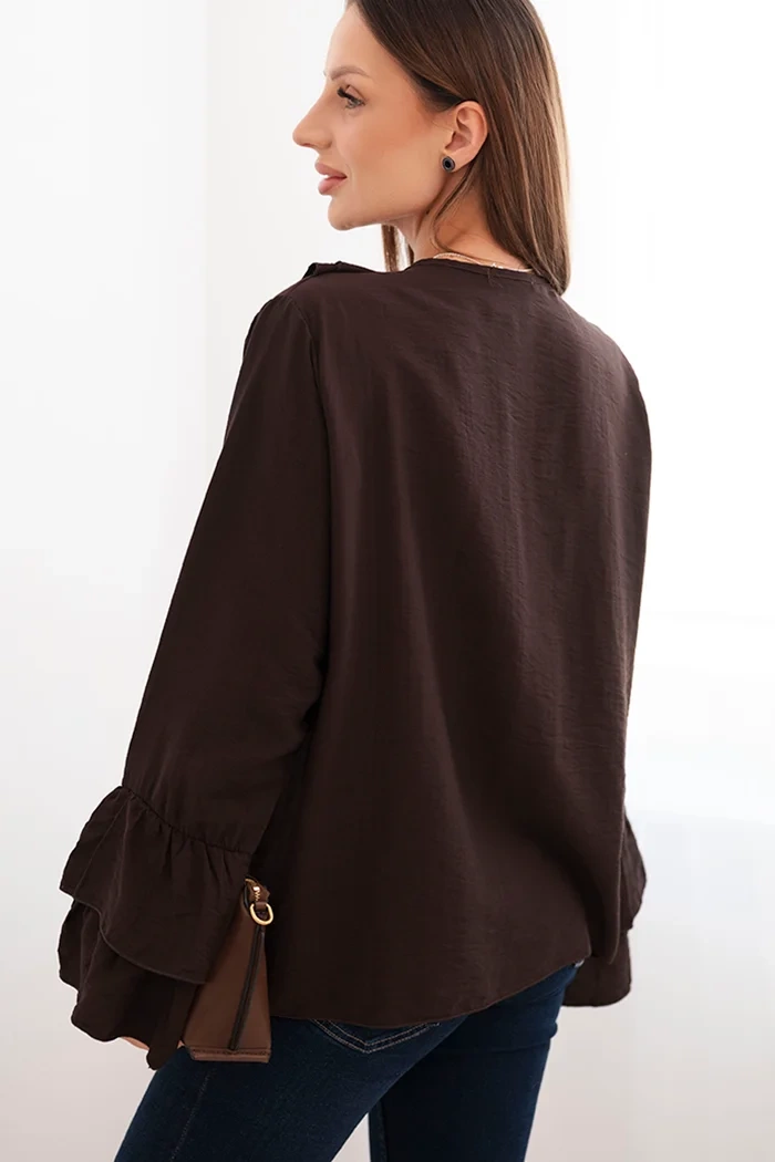 Kesi Włoski Women's viscose blouse with ruffles and long sleeves brown