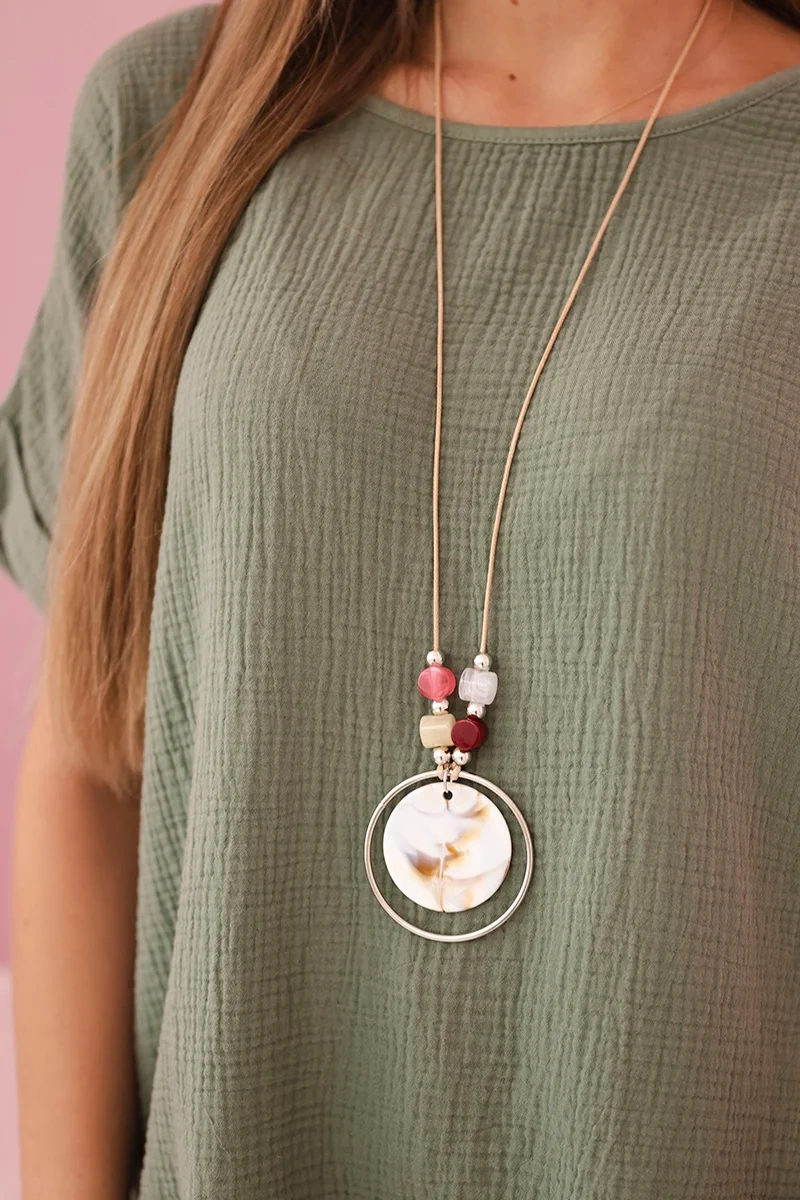 Kesi Włoski Muslin blouse with a necklace khaki