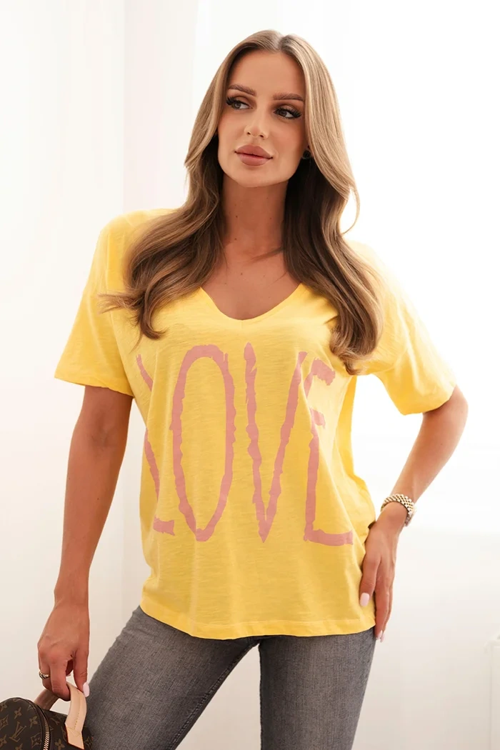 Kesi Dámska bavlnená blúzka s výstrihom do V a potlačou LOVE žltá