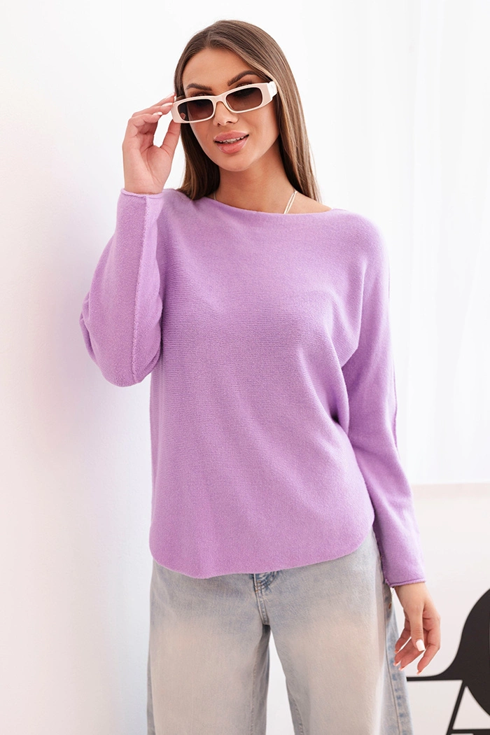 Kesi Włoski Women's sweater made of viscose with long sleeves and a round neckline light purple
