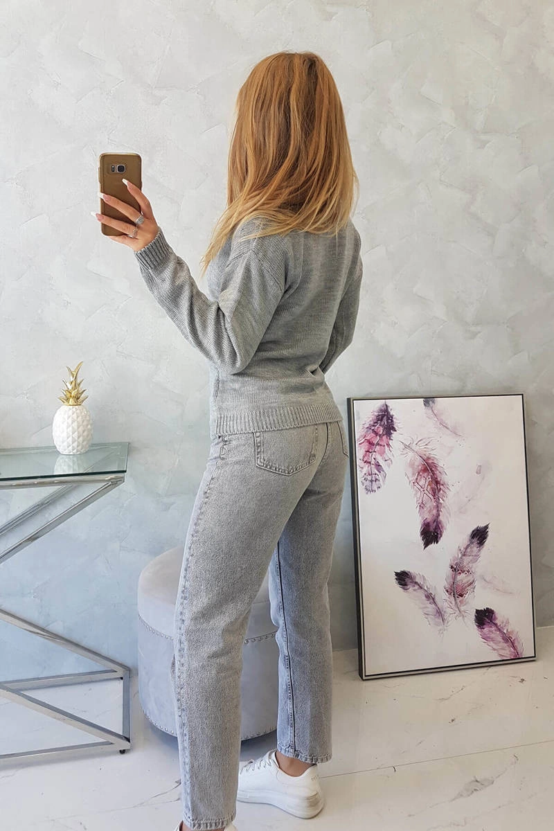 Kesi Sweater with V neckline gray