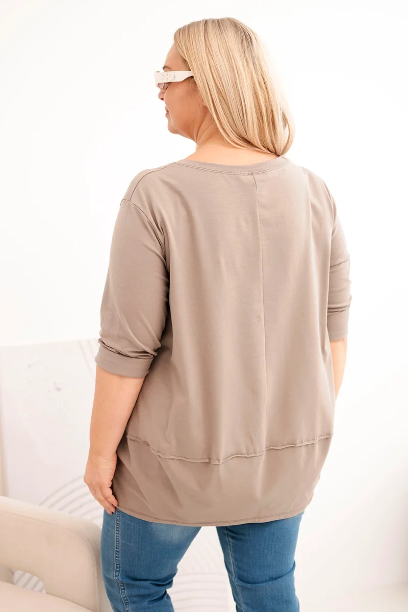 Plus size dámska blúzka s ozdobnými gombíkmi