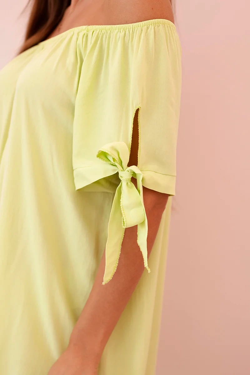 Kesi Włoski Women's viscose dress with tied sleeves pistachio