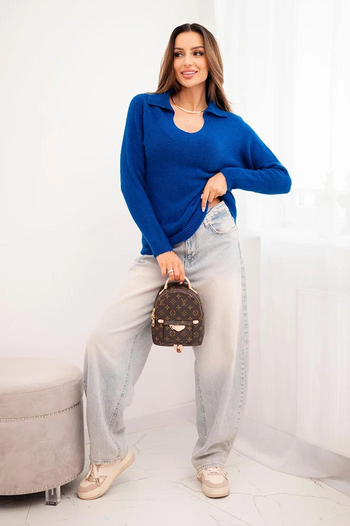 Kesi Włoski Women's sweater made of baby alpaca with a collar and V-neck cobalt blue