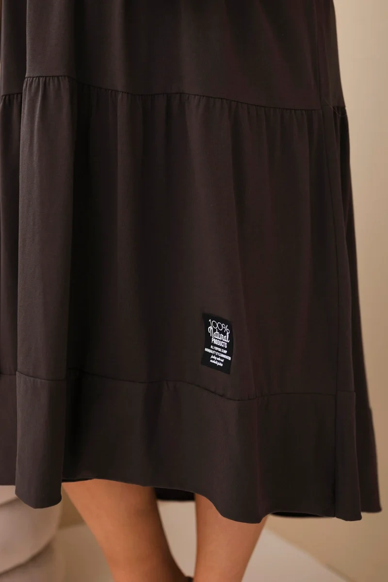 Plus size šaty s volánmi a vyhrnutými rukávmi