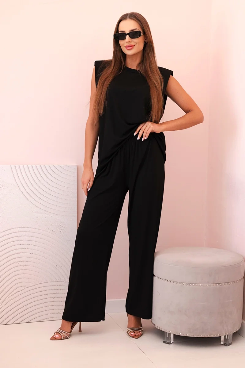Kesi Włoski Women&#039;s set made of viscose with no sleeves and straight trousers black