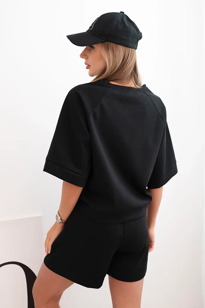 Kesi Włoski Women&#039;s butter set with a short-sleeved blouse and shorts with an elastic band black