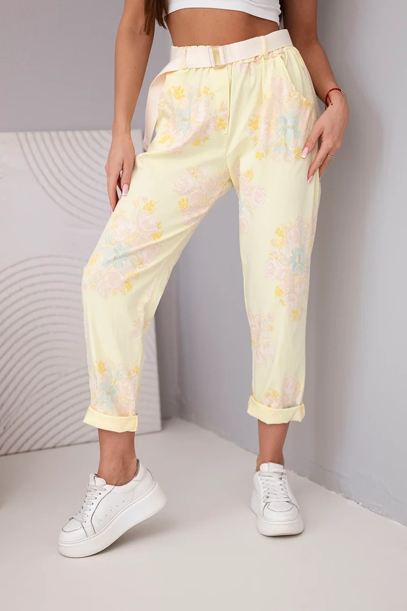 Дамски панталон с флорален принт Kesi Włoski в жълто