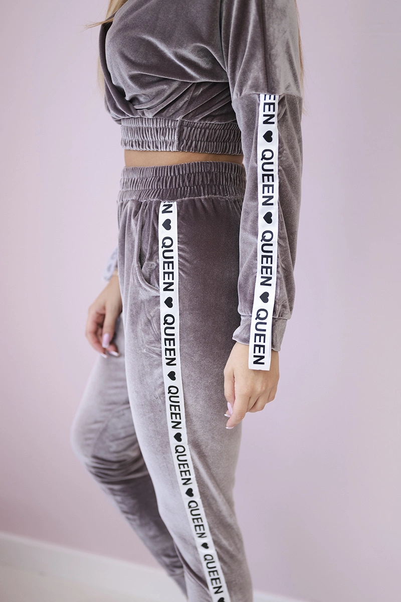 Velour set with grey Queen lettering