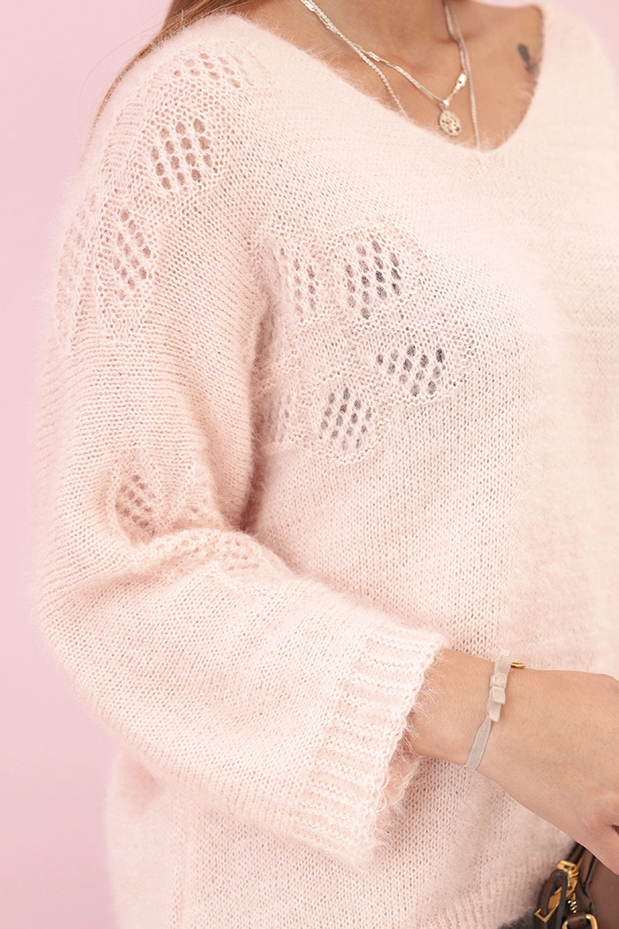 Kesi Włoski Loose-fitting women's mohair sweater with a V-neck powder pink