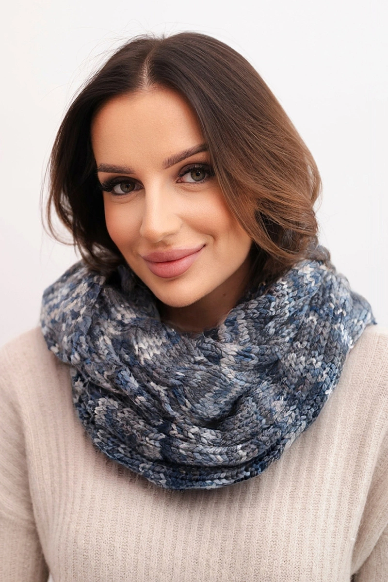 Дамски зимен шал на пъстри шарки KN24