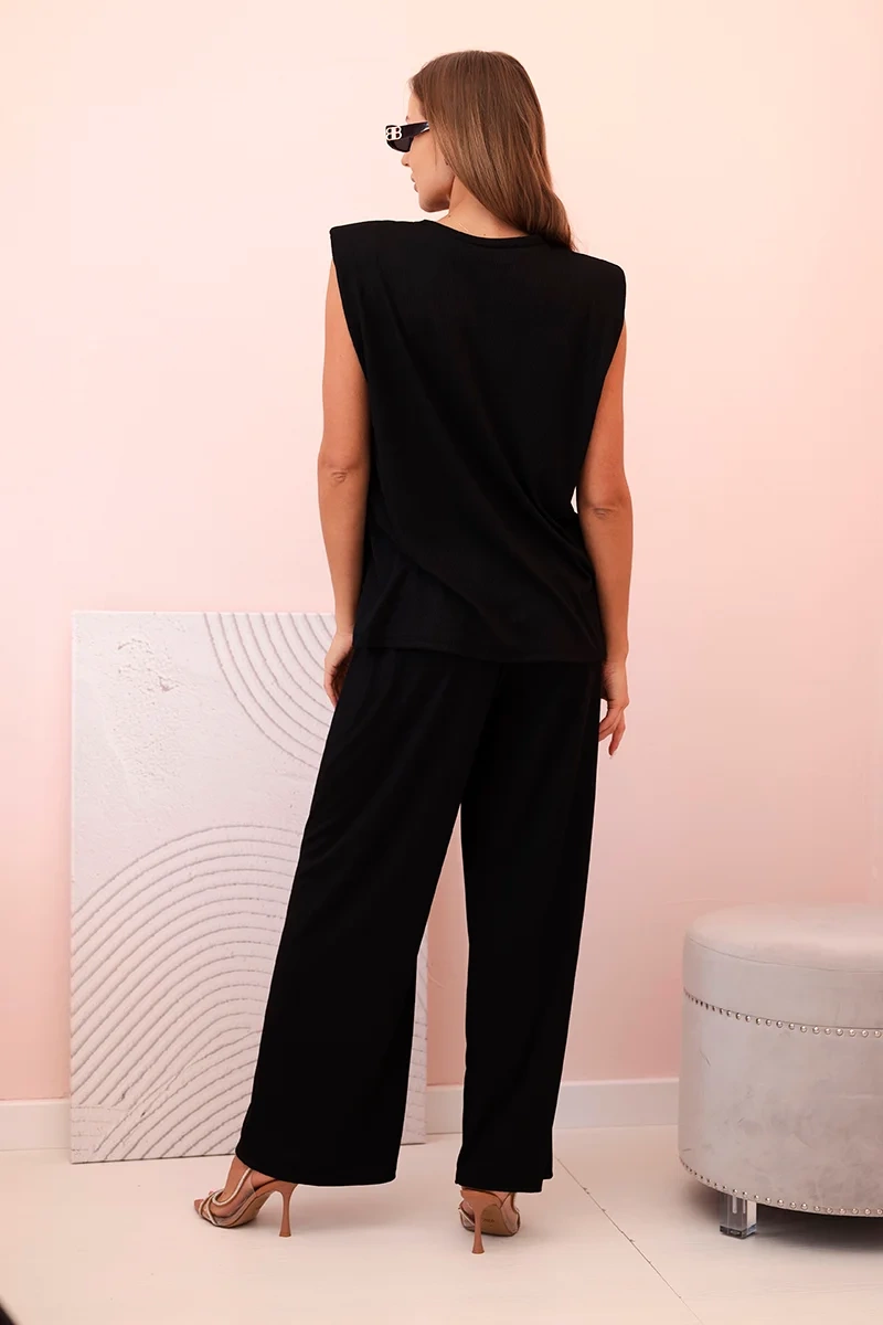 Kesi Włoski Women&#039;s set made of viscose with no sleeves and straight trousers black