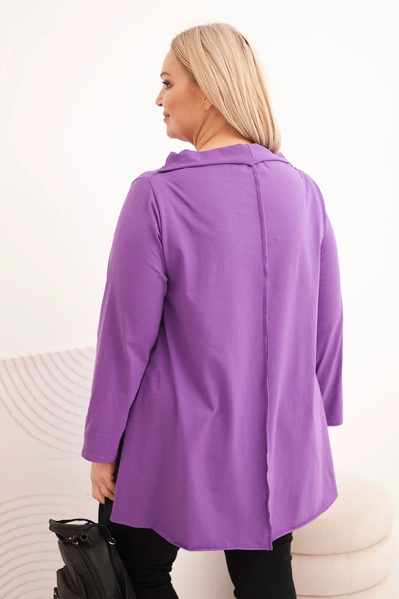 Plus size asymetrická blúzka s ohrnutými rukávmi