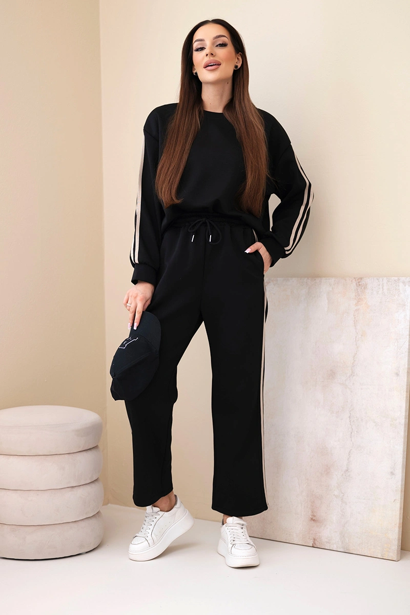 Dámská souprava s bočními pruhy