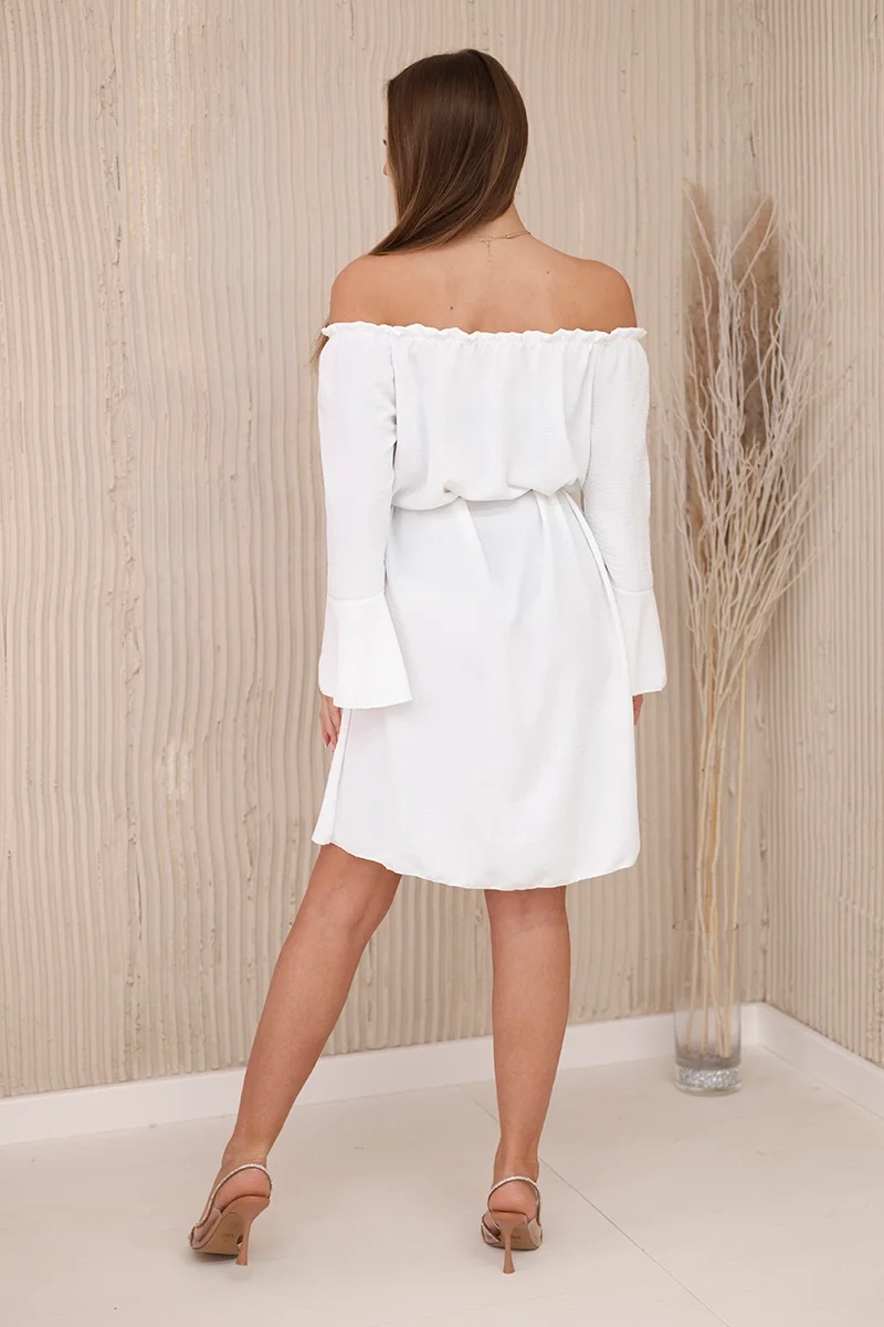 Dress with a drawstring at the waist