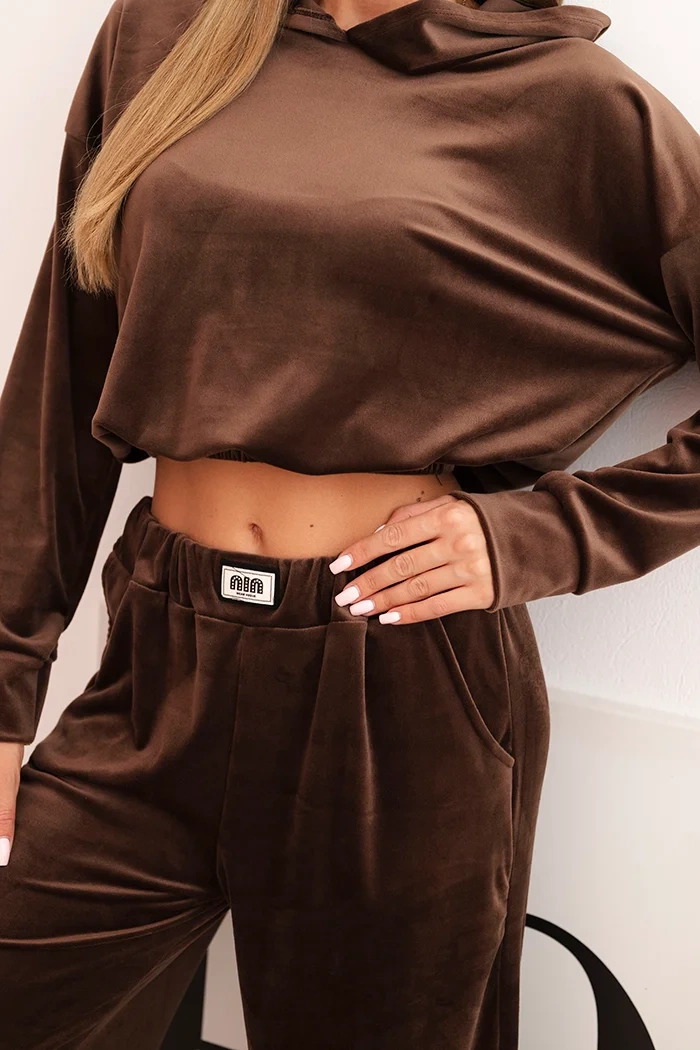 Kesi Włoski Women&#039;s velour tracksuit with wide legs and hoodie brown