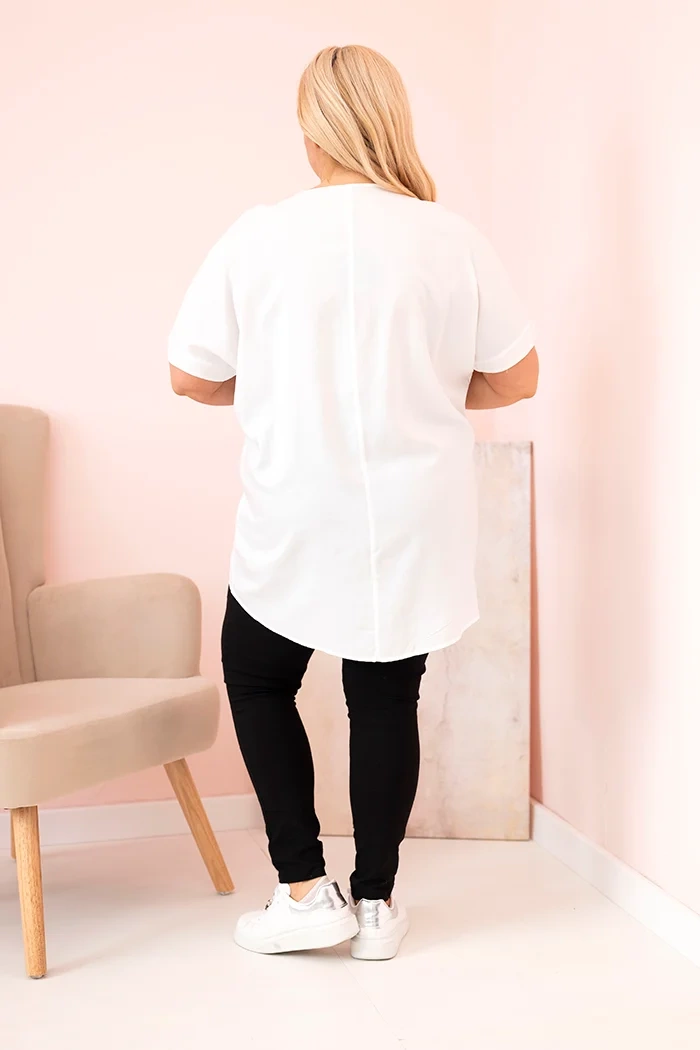 Kesi Włoski Plus Size women's blouse made of viscose with floral print and inscription ecru