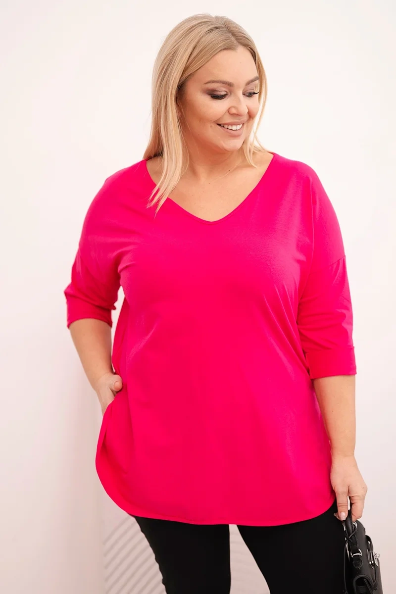 Plus size blúzka s V-výstrihom a vyhrnutými rukávmi