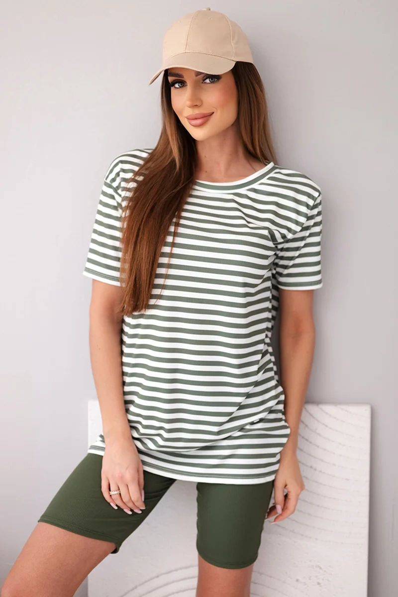 Ženský pruhovaný set s krátkými rukávy a šortkami