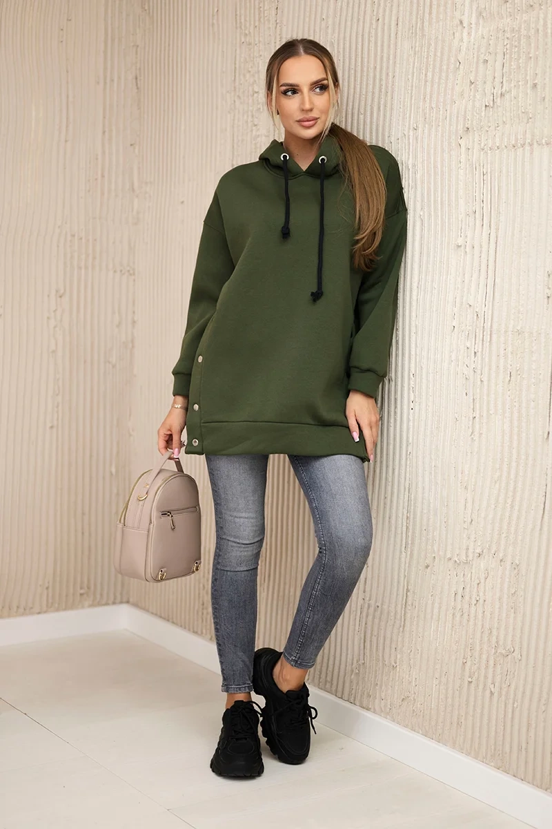 Insulated sweatshirt with khaki press studs