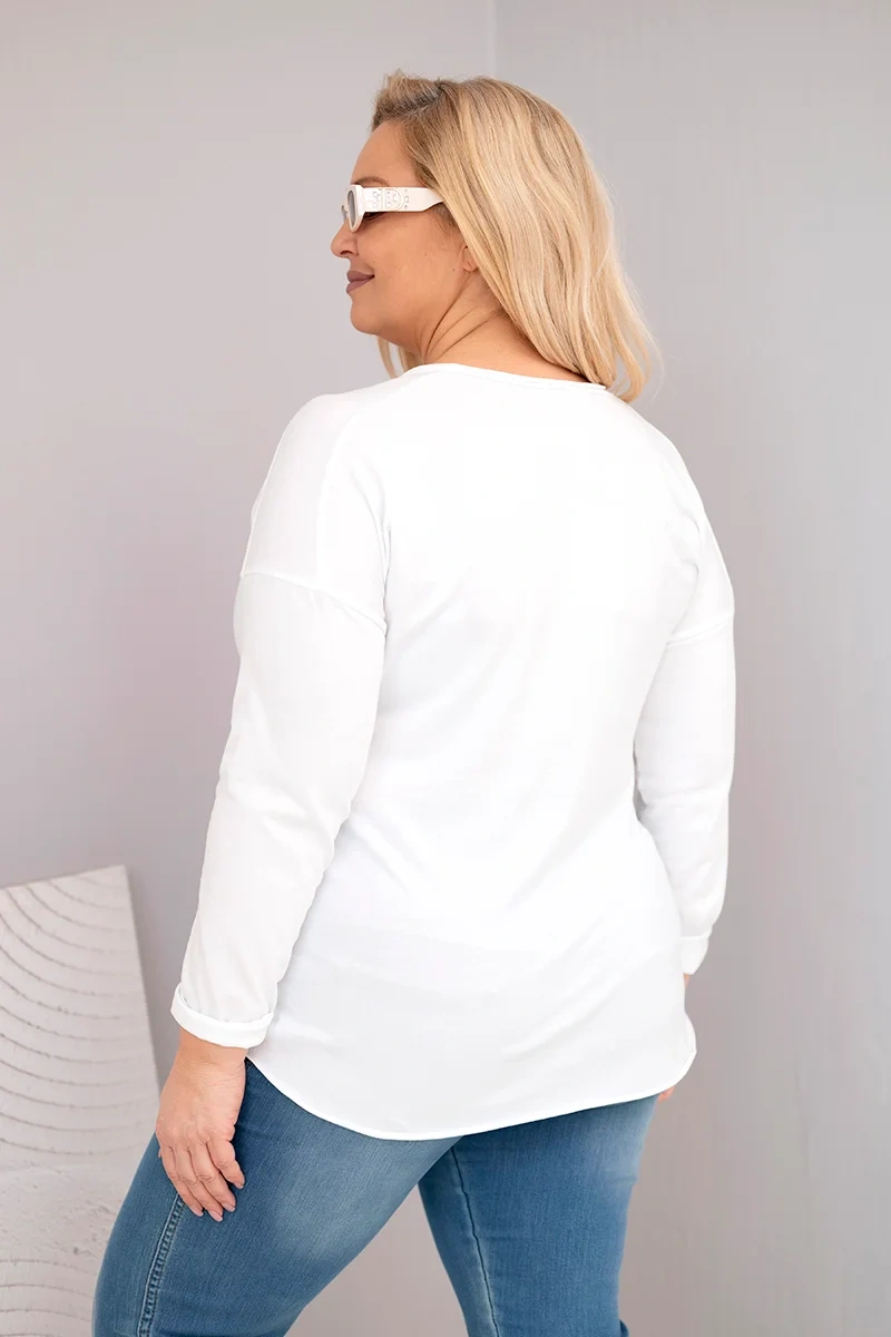 Plus size biela blúzka s V-výstrihom