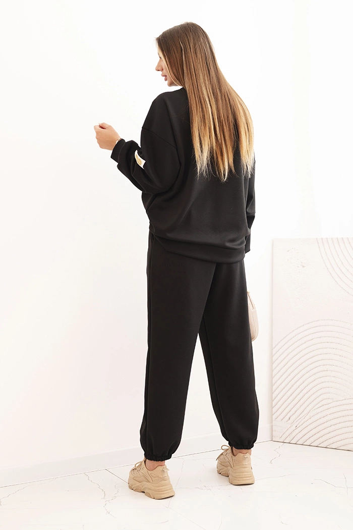 Kesi Włoski Ladies&#039; butter set with a loose sweatshirt and pants with the word LOVE black