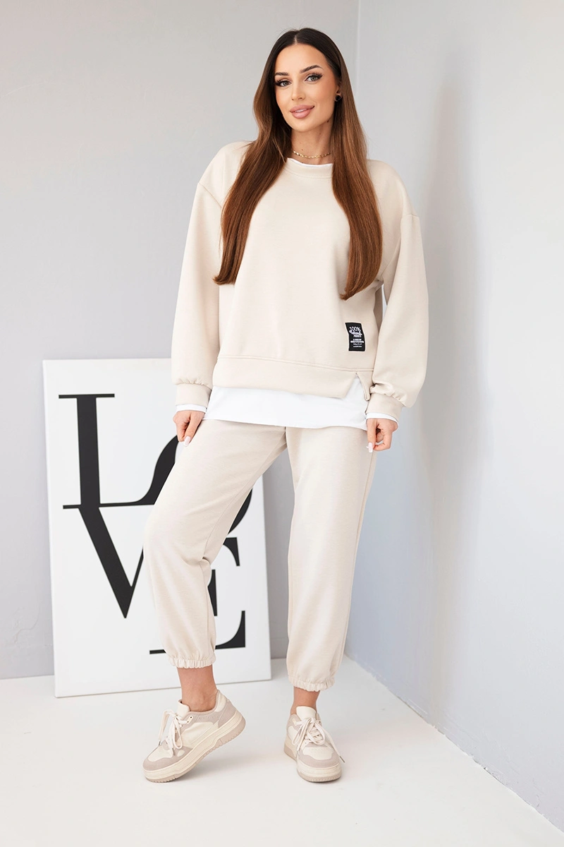 Kesi Włoski Women's set with a loose sweatshirt and sweatpants beige