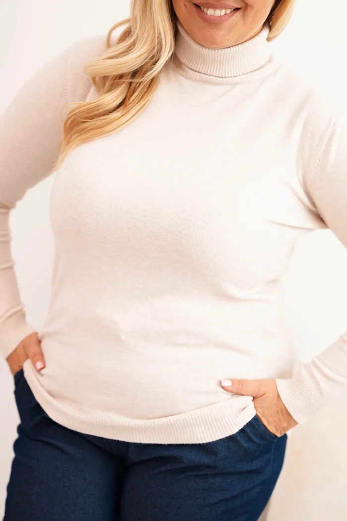 Kesi Włoski Plus Size women's sweater in classic cut viscose beige