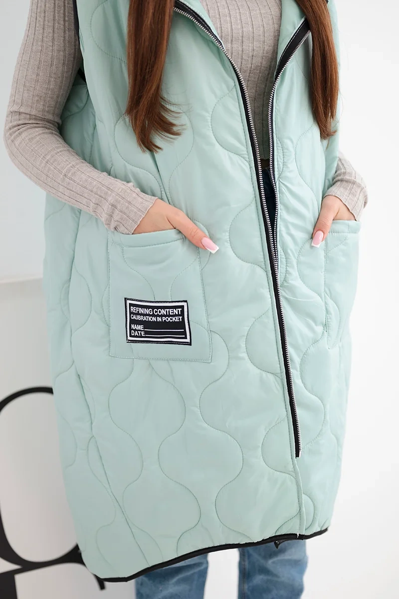 Dámska prešívaná vesta Plus Size s kapucňou v mätovej farbe