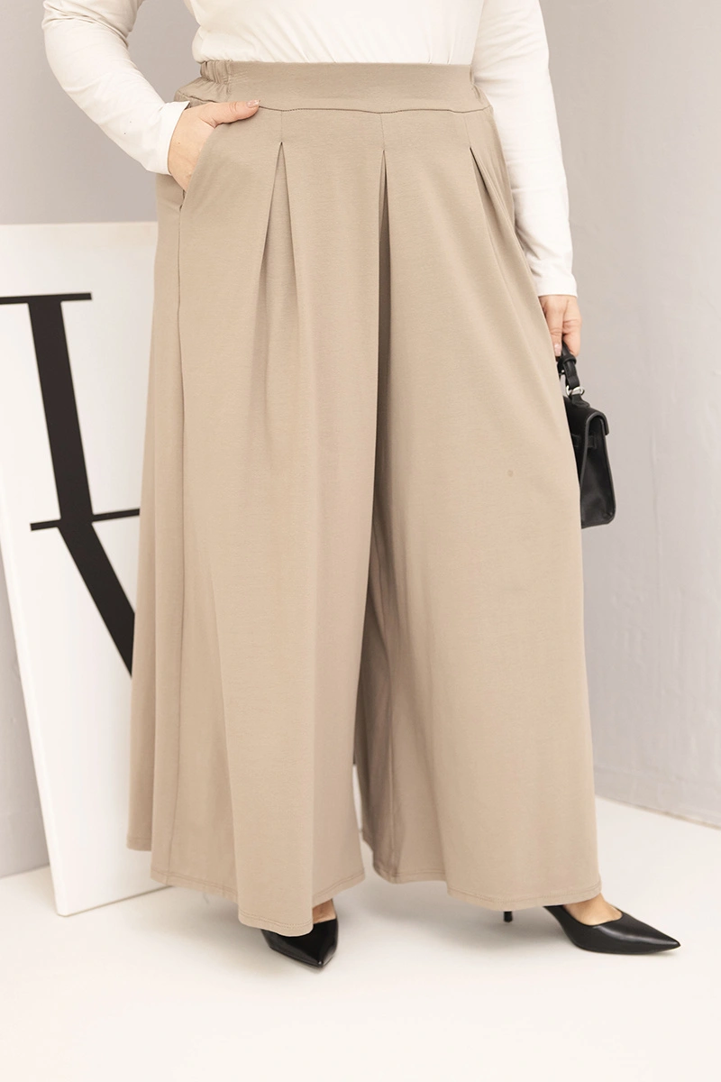 Kesi Włoski Plus Size women's cotton pants with wide legs and a loose fit fango