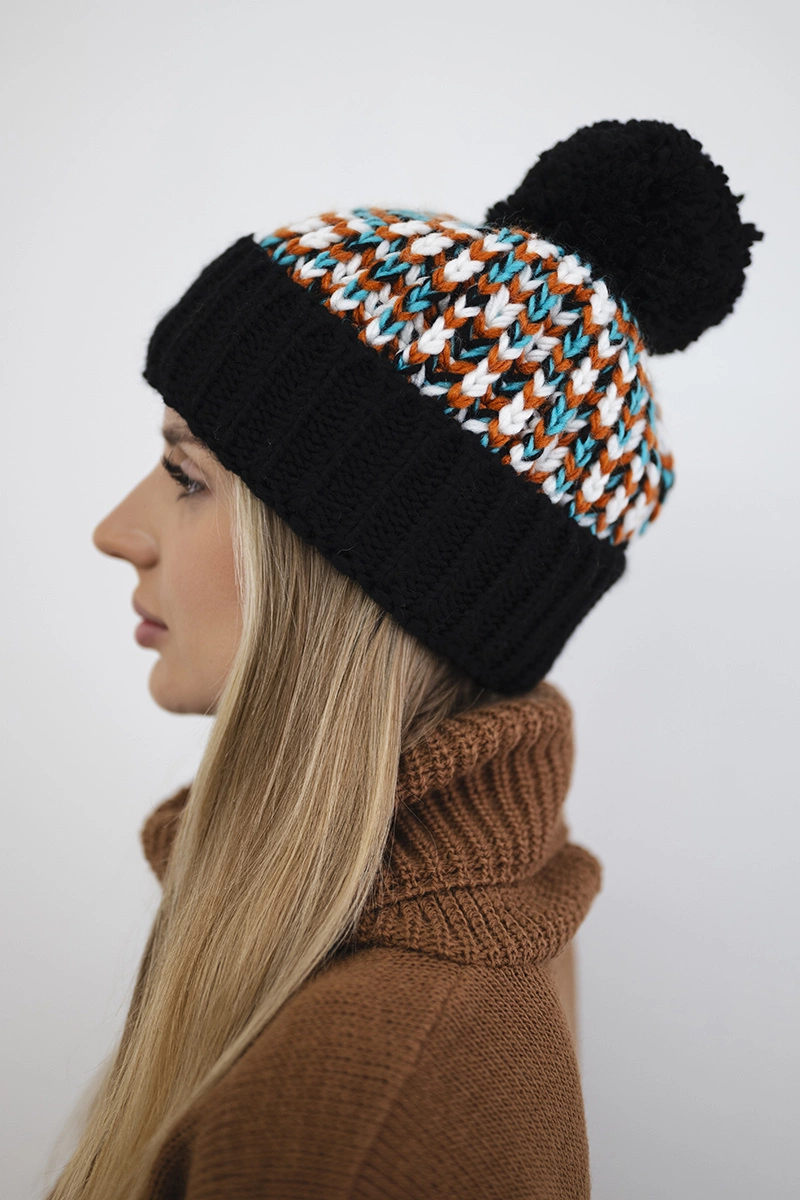 Kesi Cap with a pompom Ellen K325 black