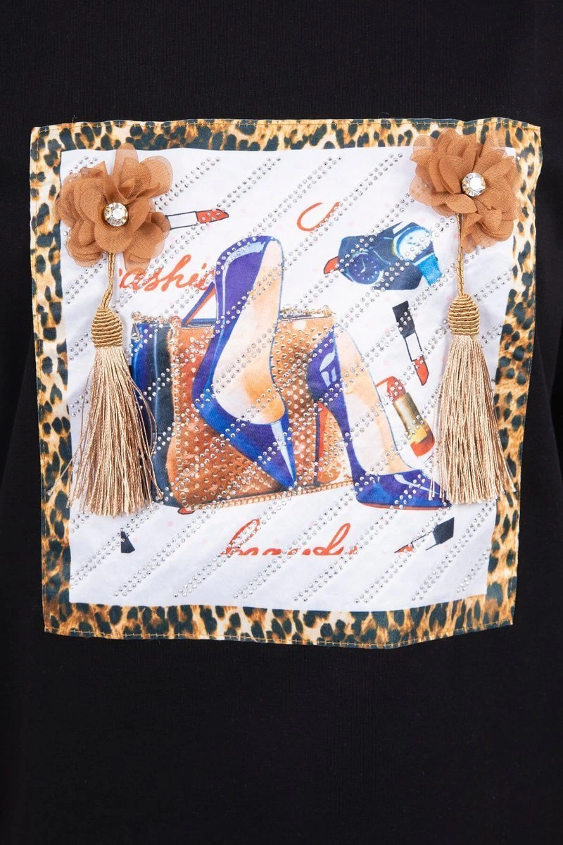 Blouse with 3D graphics and decorative pom pom black