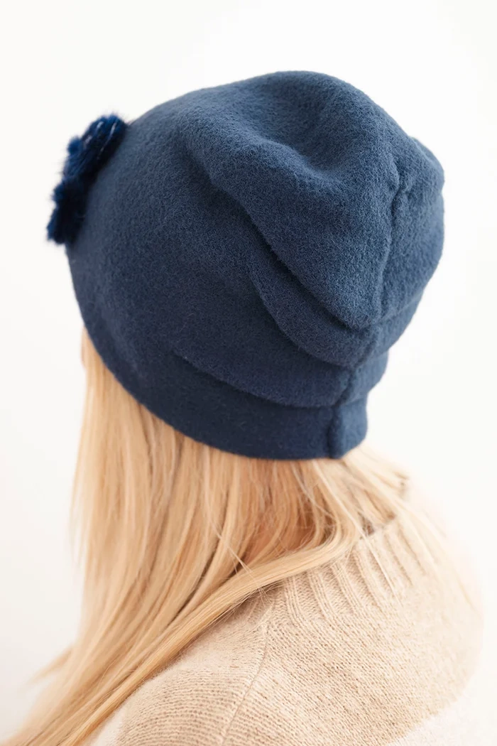 Kesi Women&#039;s cap with decorative fur flowers elegant navy