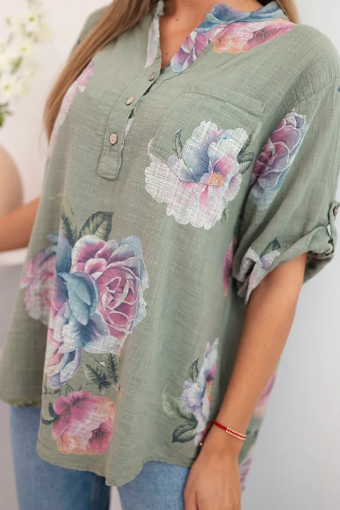 Kesi Włoski Women's cotton blouse with a floral pattern khaki